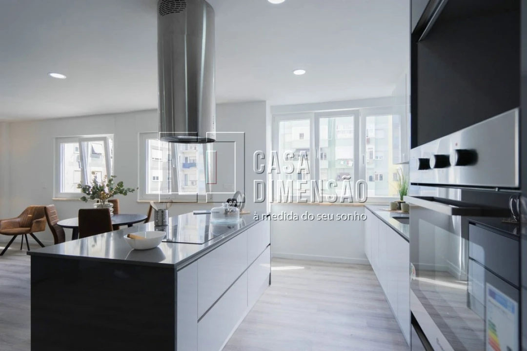 Apartamento T3 para Venda em Benfica Foto 1