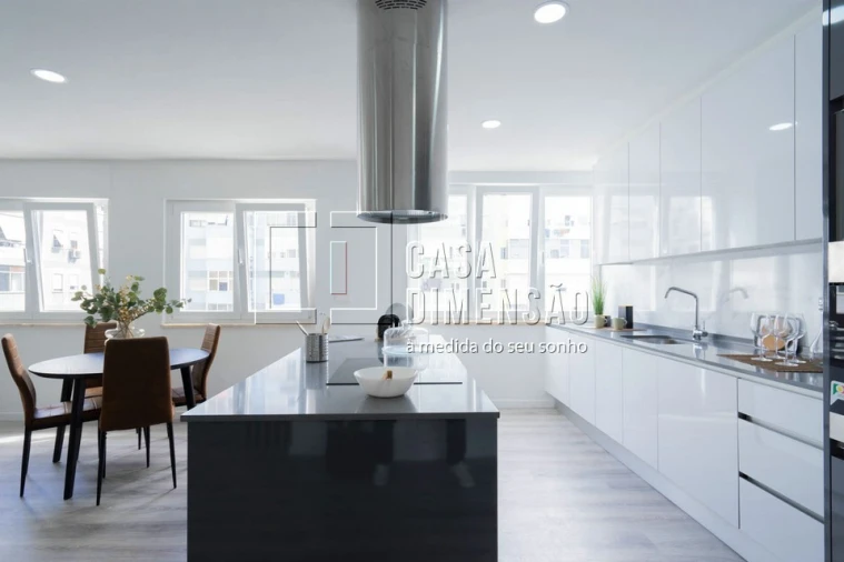 Apartamento T3 para Venda em Benfica Foto 2