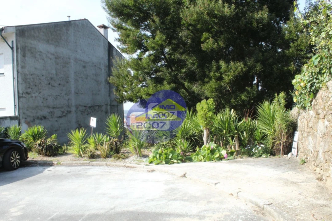 Terreno para Venda em Grijó e Sermonde Foto 3