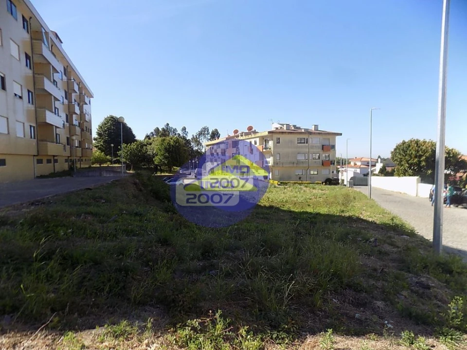Terreno para Venda em Mozelos Foto 1