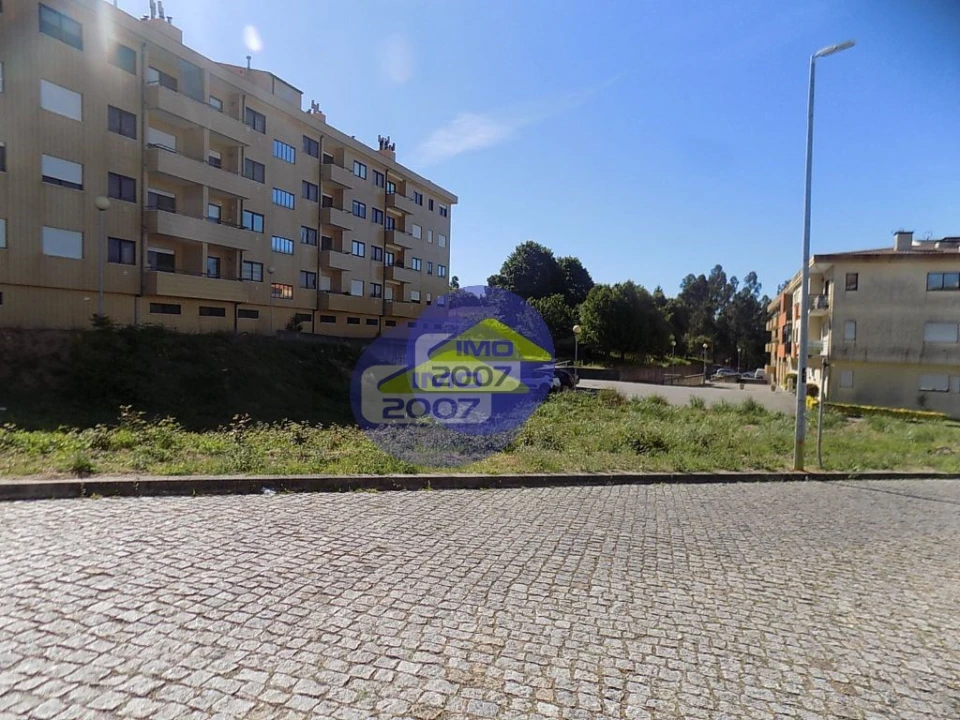 Terreno para Venda em Mozelos Foto 2