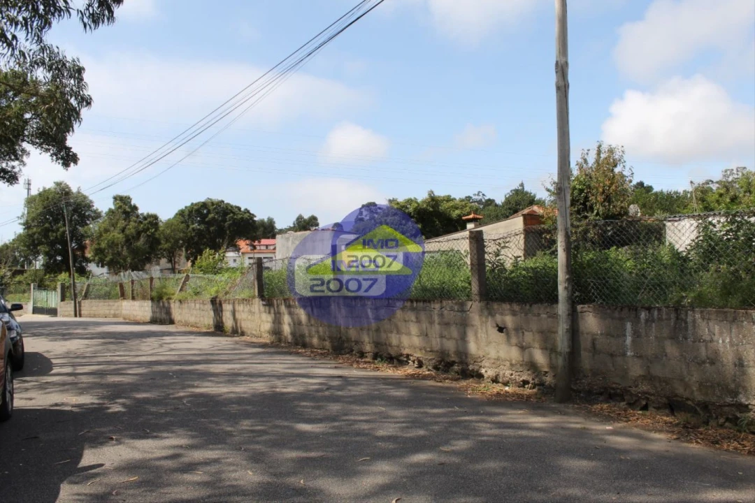 Terreno para Venda em Anta e Guetim Foto 1