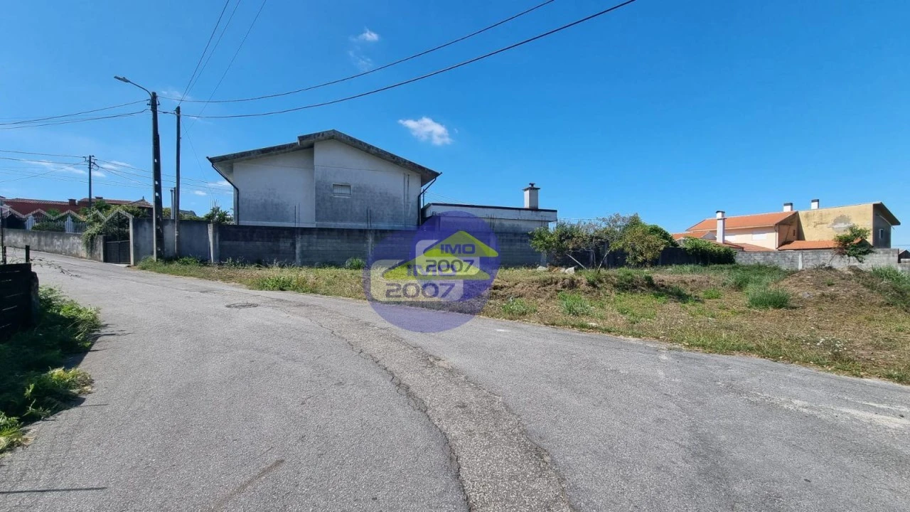 Terreno para Venda em Nogueira da Regedoura Foto 4