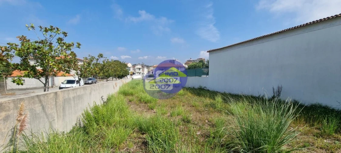 Terreno para Venda em Paços de Brandão Foto 6