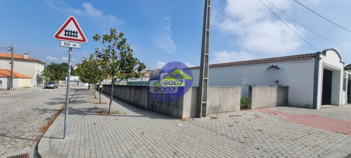 Terreno para Venda em Paços de Brandão Foto 11