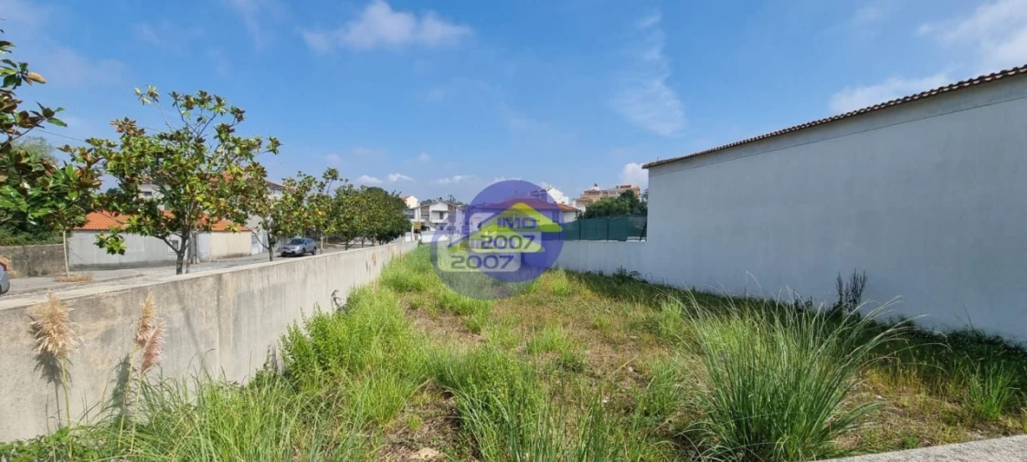 Terreno para Venda em Paços de Brandão Foto 13