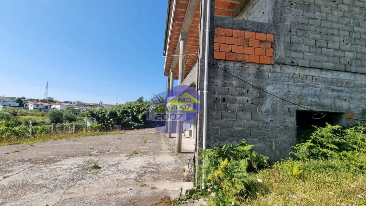 Terreno para Venda em Sanguedo Foto 3