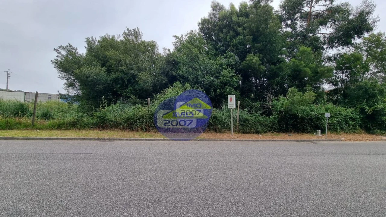 Terreno para Venda em Mozelos Foto 3