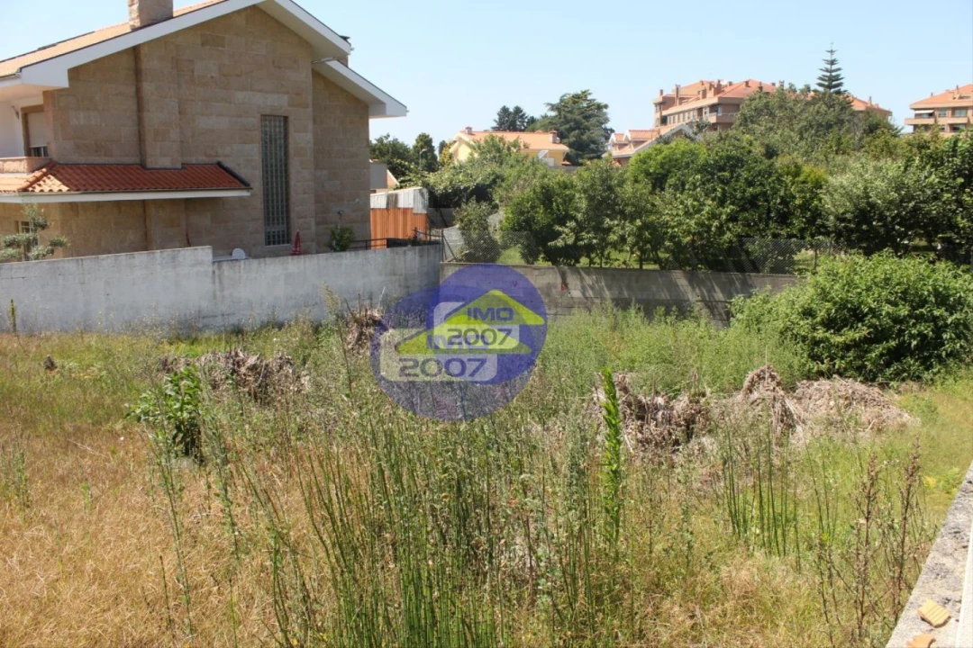 Terreno para Venda em Canelas Foto 2
