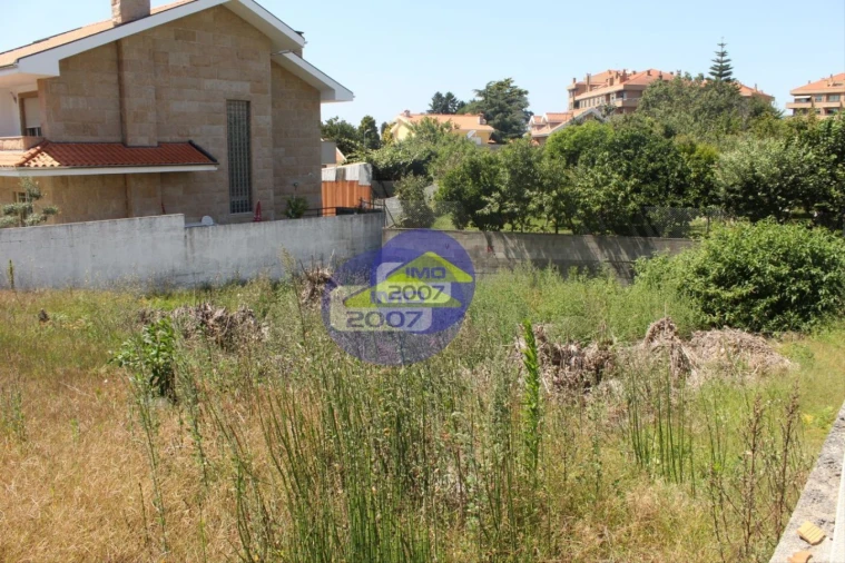 Terreno para Venda em Canelas Foto 2