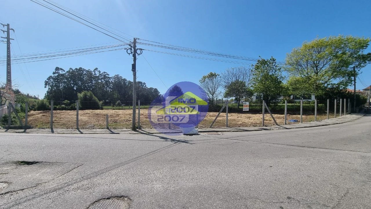 Terreno para Venda em Anta e Guetim Foto 1