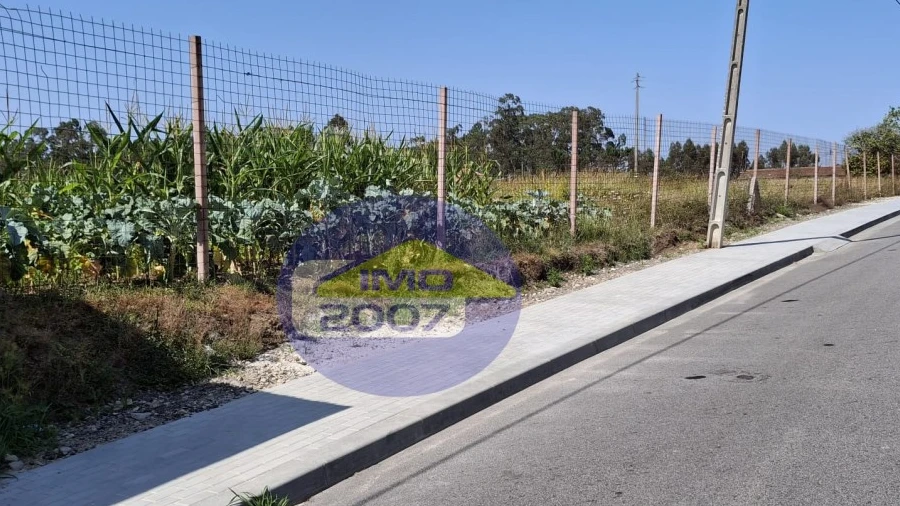Terreno para Venda em São Miguel do Souto e Mosteirô