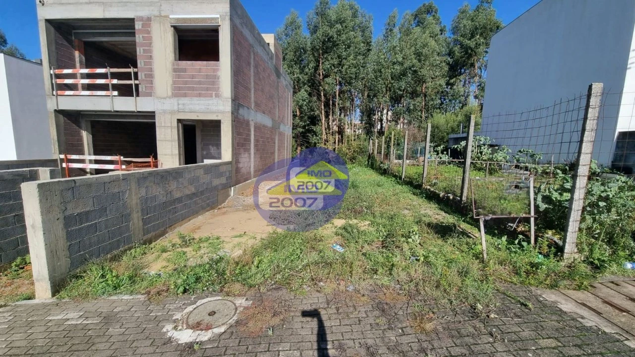 Terreno para Venda em Lobão, Gião, Louredo e Guisande Foto 1