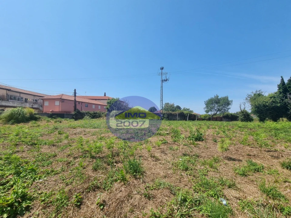 Terreno para Venda em Paços de Brandão Foto 7