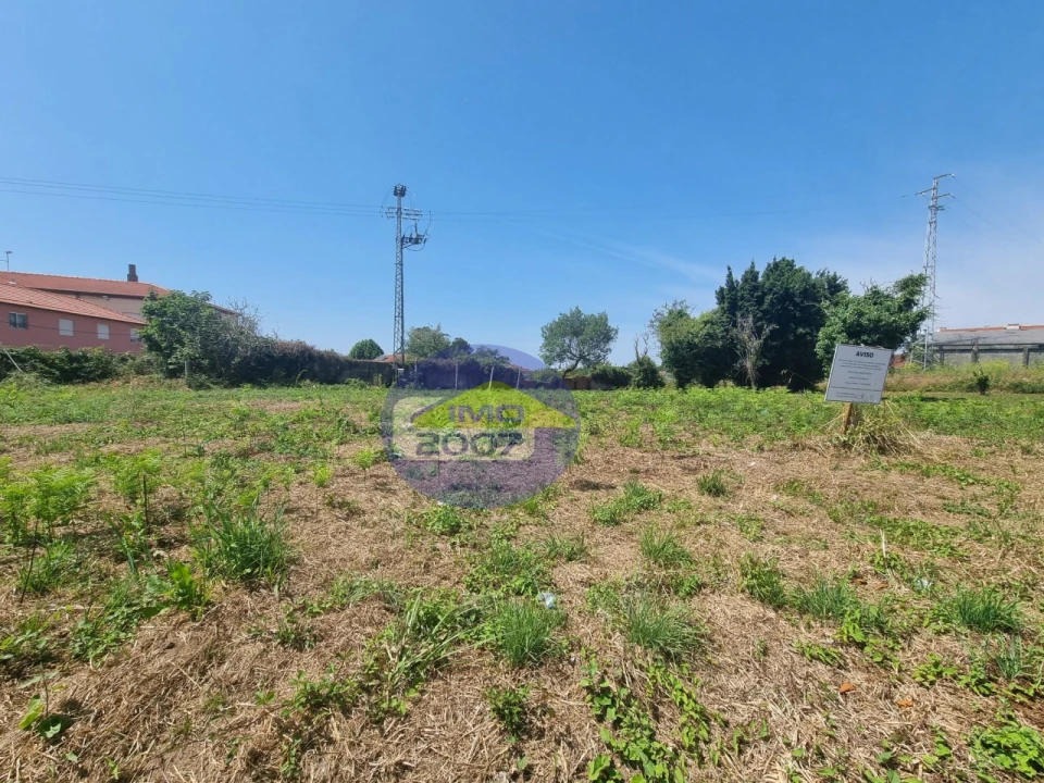 Terreno para Venda em Paços de Brandão Foto 8