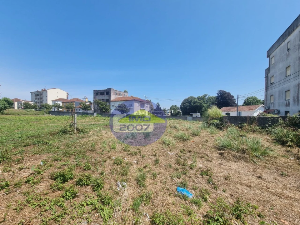 Terreno para Venda em Paços de Brandão Foto 14