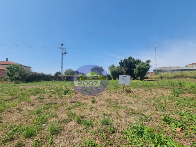 Terreno para Venda em Paços de Brandão Foto 3