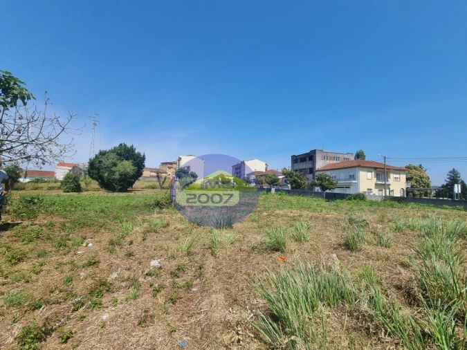 Terreno para Venda em Paços de Brandão Foto 11