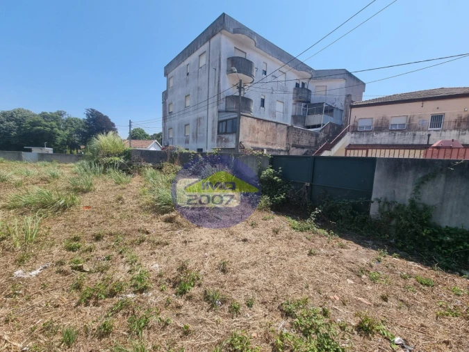 Terreno para Venda em Paços de Brandão Foto 13