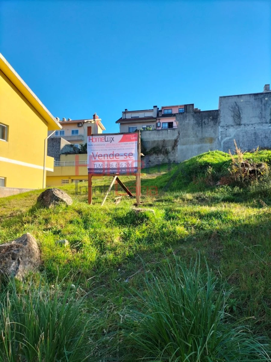 Terreno para Venda em Fânzeres e São Pedro da Cova Foto 6