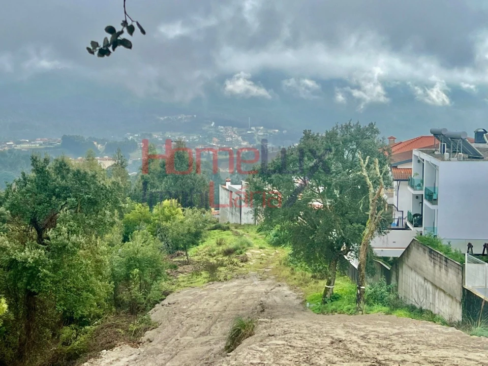 Terreno para Venda em Fânzeres e São Pedro da Cova Foto 2