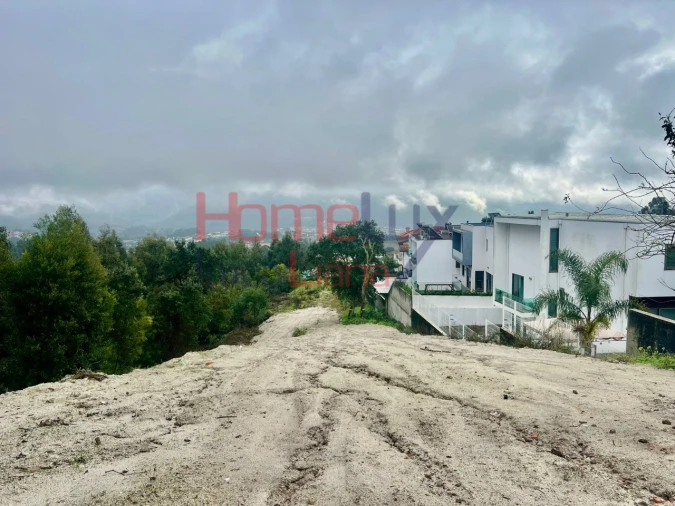 Terreno para Venda em Fânzeres e São Pedro da Cova Foto 1