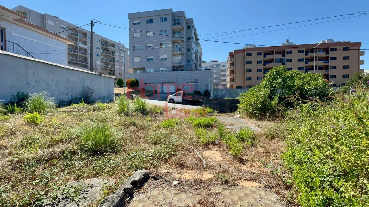 Terreno para Venda em Fânzeres e São Pedro da Cova Foto 10