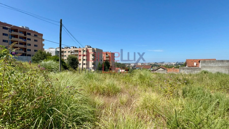 Terreno para Venda em Fânzeres e São Pedro da Cova Foto 12