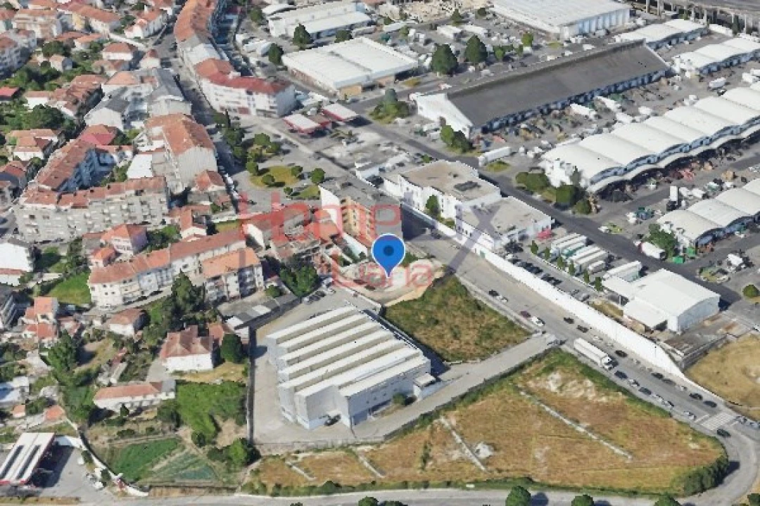 Terreno para Venda em Campanhã Foto 1