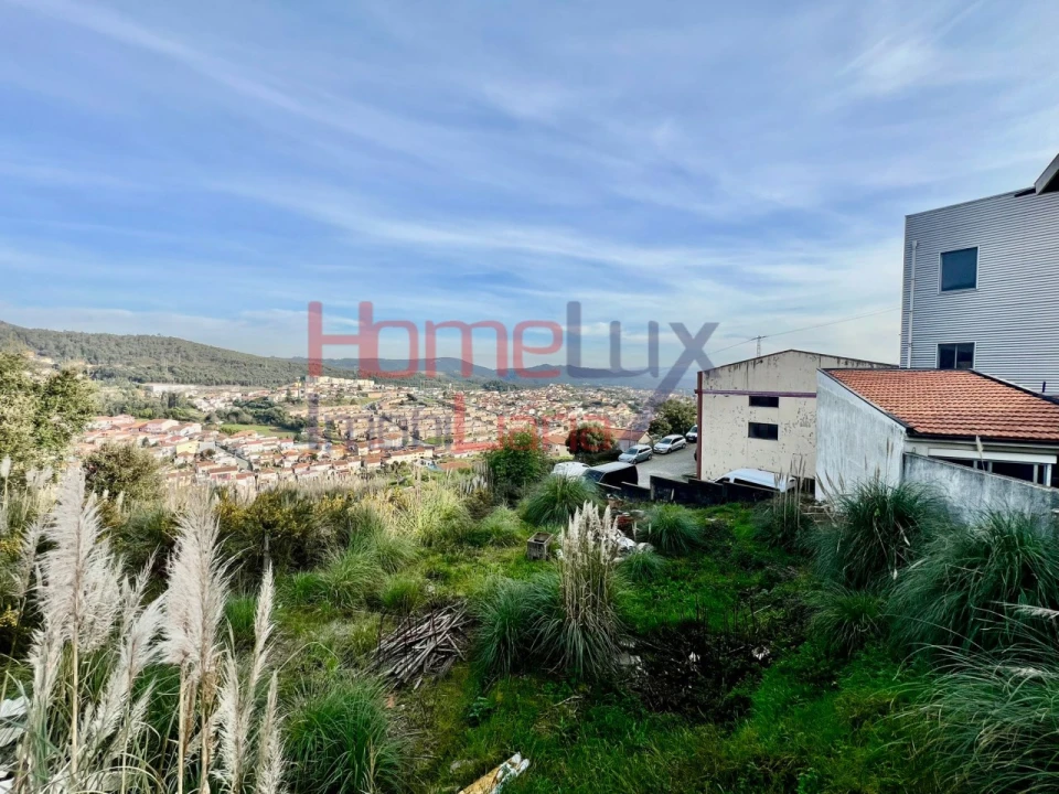 Terreno para Venda em Fânzeres e São Pedro da Cova Foto 2