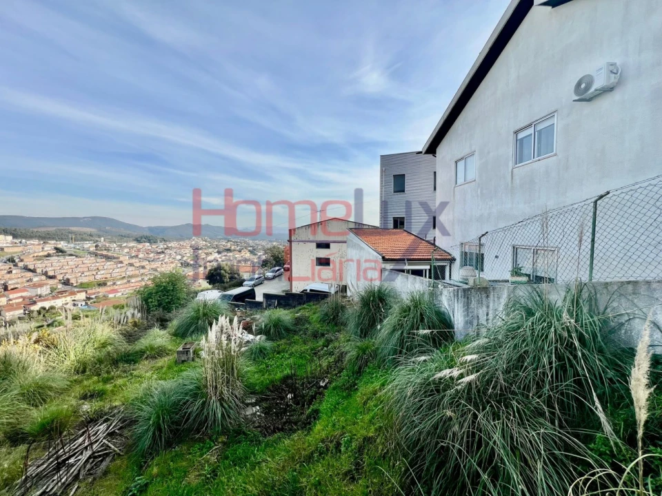 Terreno para Venda em Fânzeres e São Pedro da Cova Foto 3