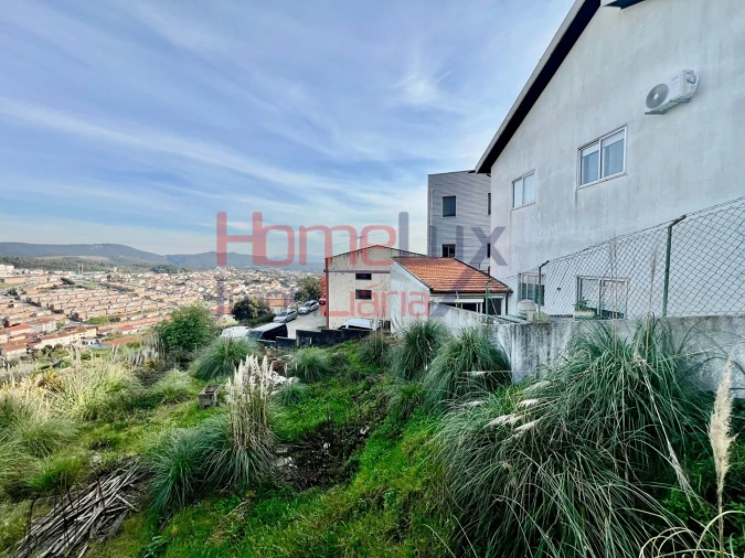 Terreno para Venda em Fânzeres e São Pedro da Cova Foto 3