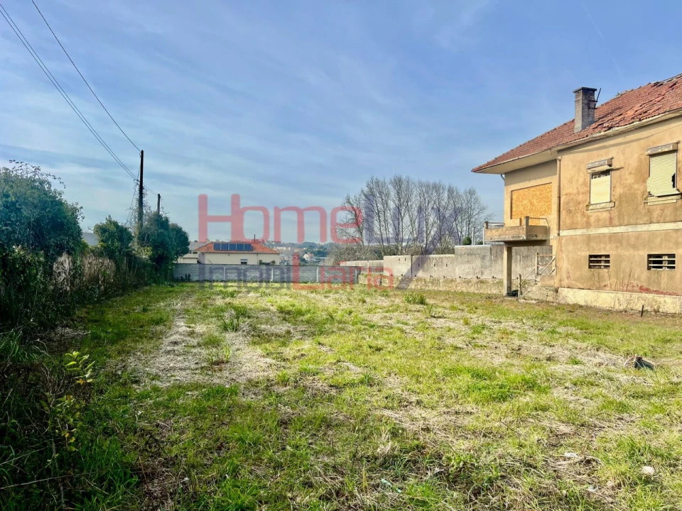 Terreno para Venda em Campanhã Foto 2