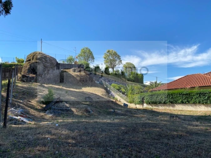 Terreno para Venda em Urgezes Foto 1