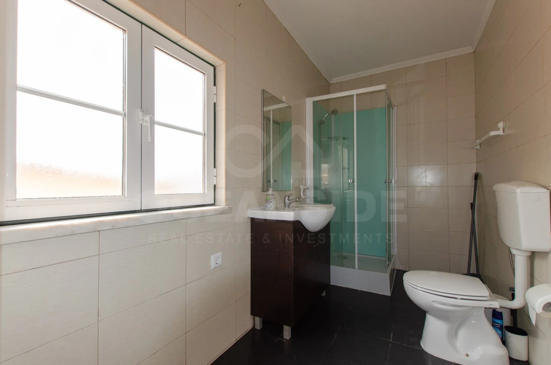 Moradia T2 para Arrendamento em Porto Salvo Foto 17