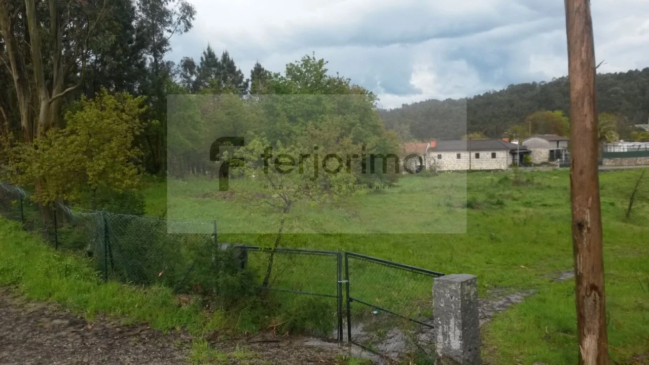 Terreno para Venda em Atães e Rendufe Foto 2