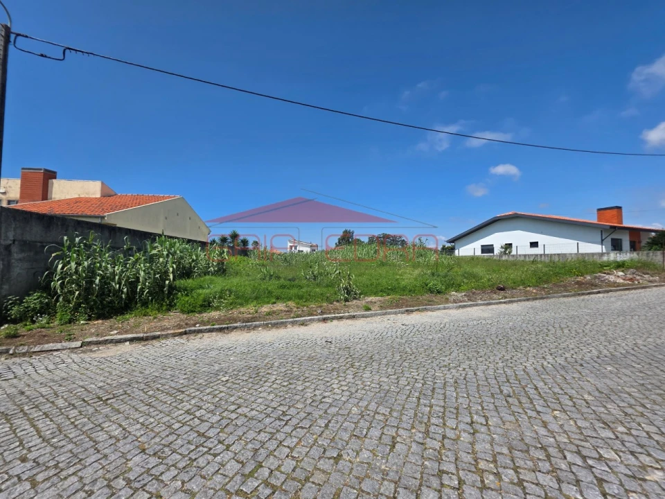 Terreno para Venda em Gulpilhares e Valadares Foto 2