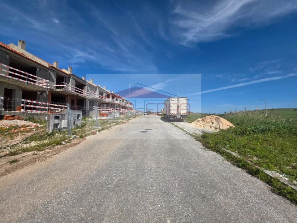 Terreno para Venda em Lourinhã e Atalaia Foto 1