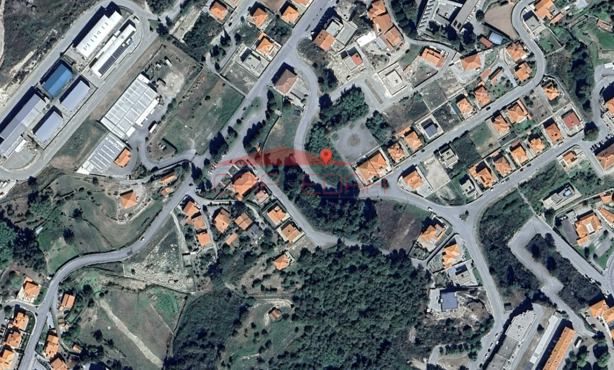 Terreno para Venda em Campelo e Ovil Foto 2