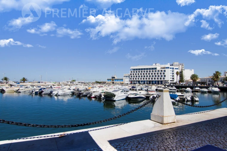 Terreno para Venda em Faro (Sé e São Pedro) Foto 1