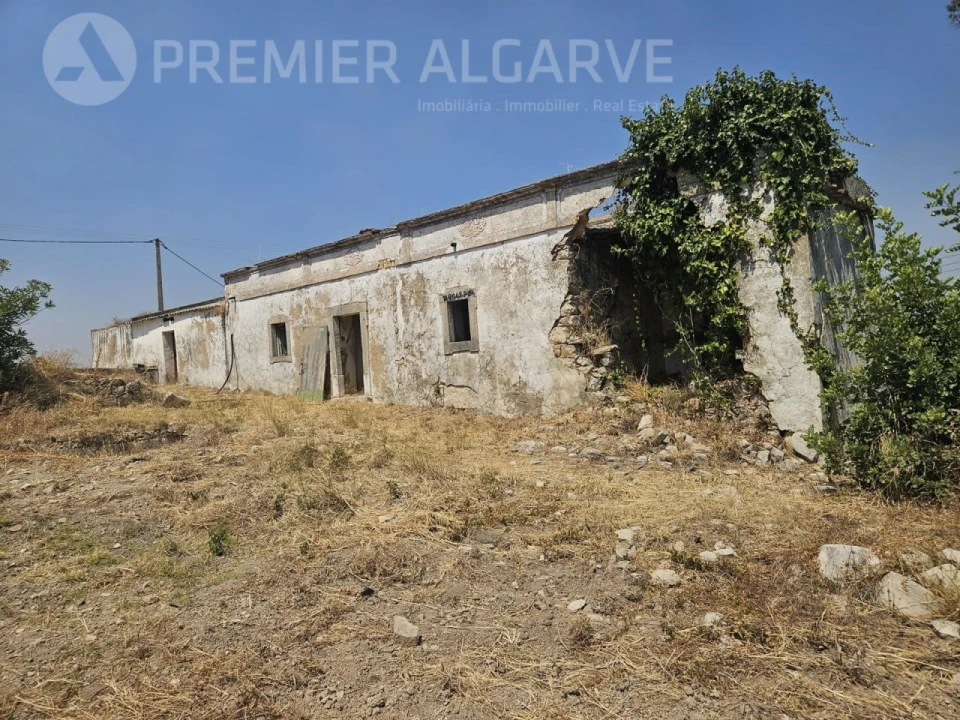 Terreno para Venda em Santa Barbara de Nexe Foto 1