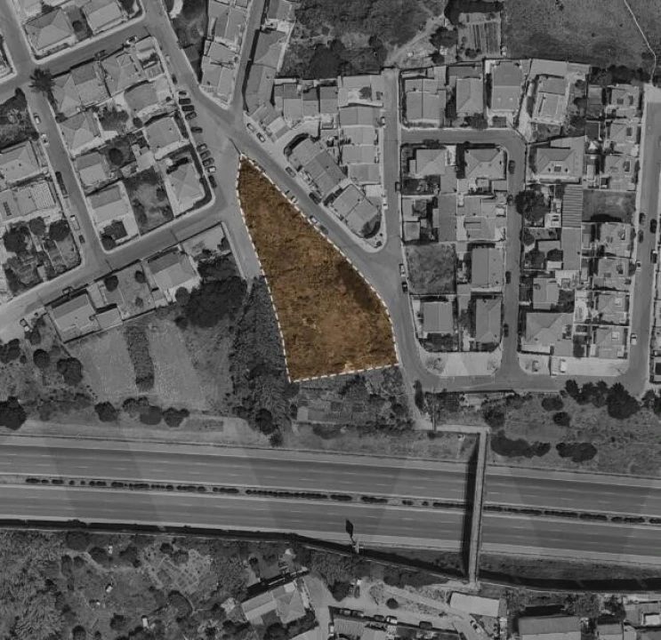Terreno para Venda em Carcavelos e Parede Foto 1