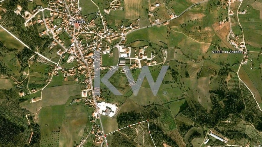 Terreno para Venda em Azoia de Cima e Tremês