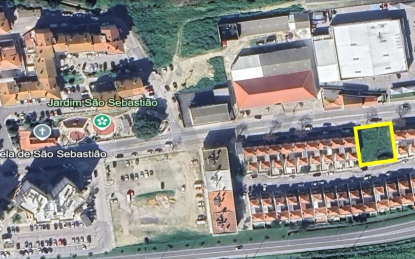 Terreno para Venda em Azambuja Foto 1