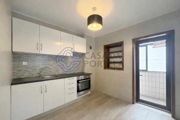 Apartamento T2 para Venda em Valongo Foto 3