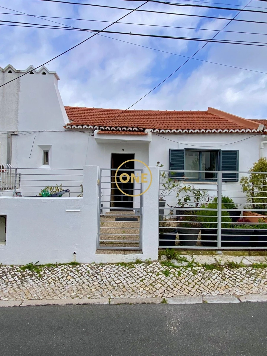 Moradia T2 para Venda em Almada, Cova da Piedade, Pragal e Cacilhas Foto 1