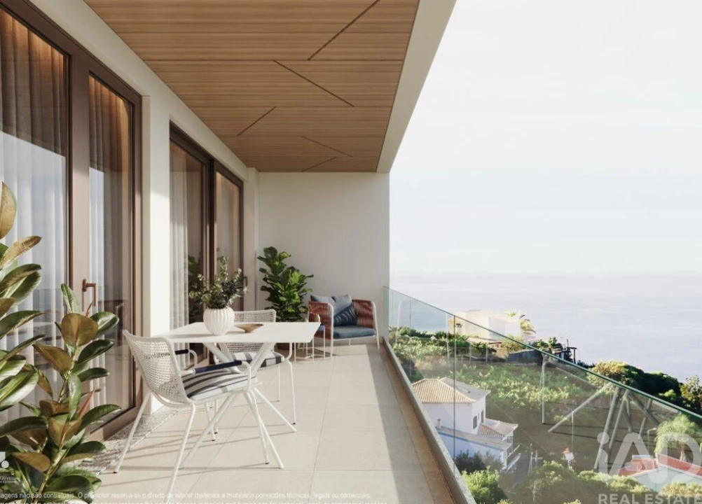 Apartamento T1 para Venda em Arco da Calheta Foto 14