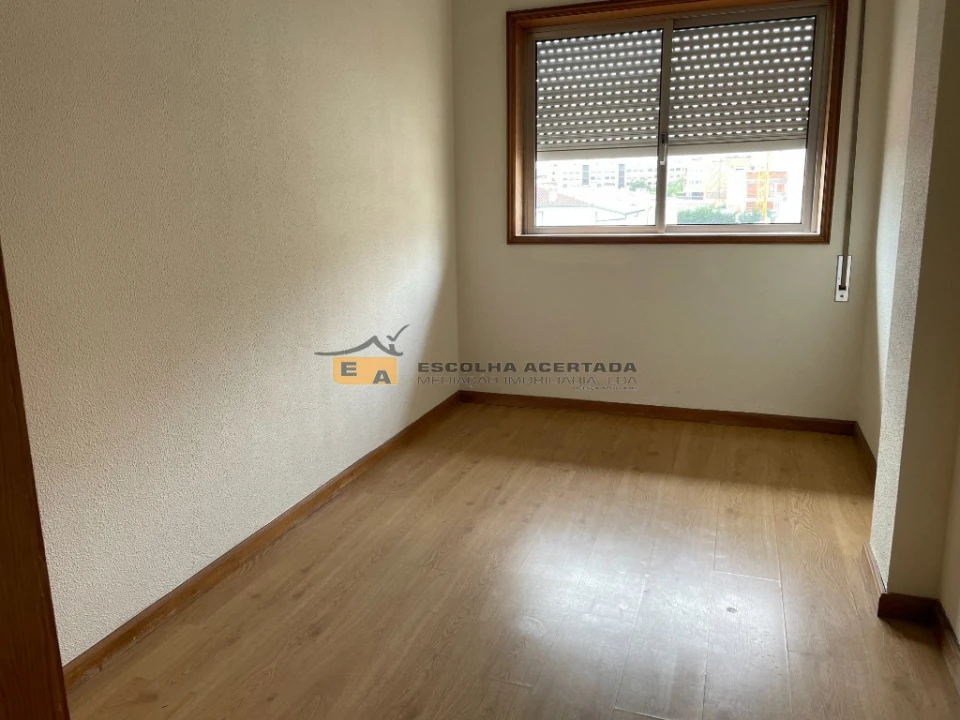 Apartamento T2 para Venda em Cidade da Maia Foto 11