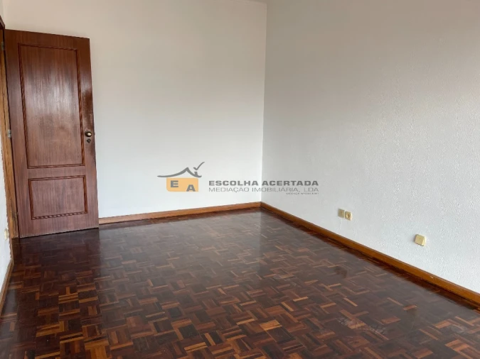 Apartamento T2 para Venda em Cidade da Maia Foto 9