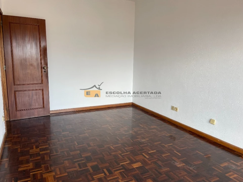Apartamento T2 para Venda em Cidade da Maia Foto 9